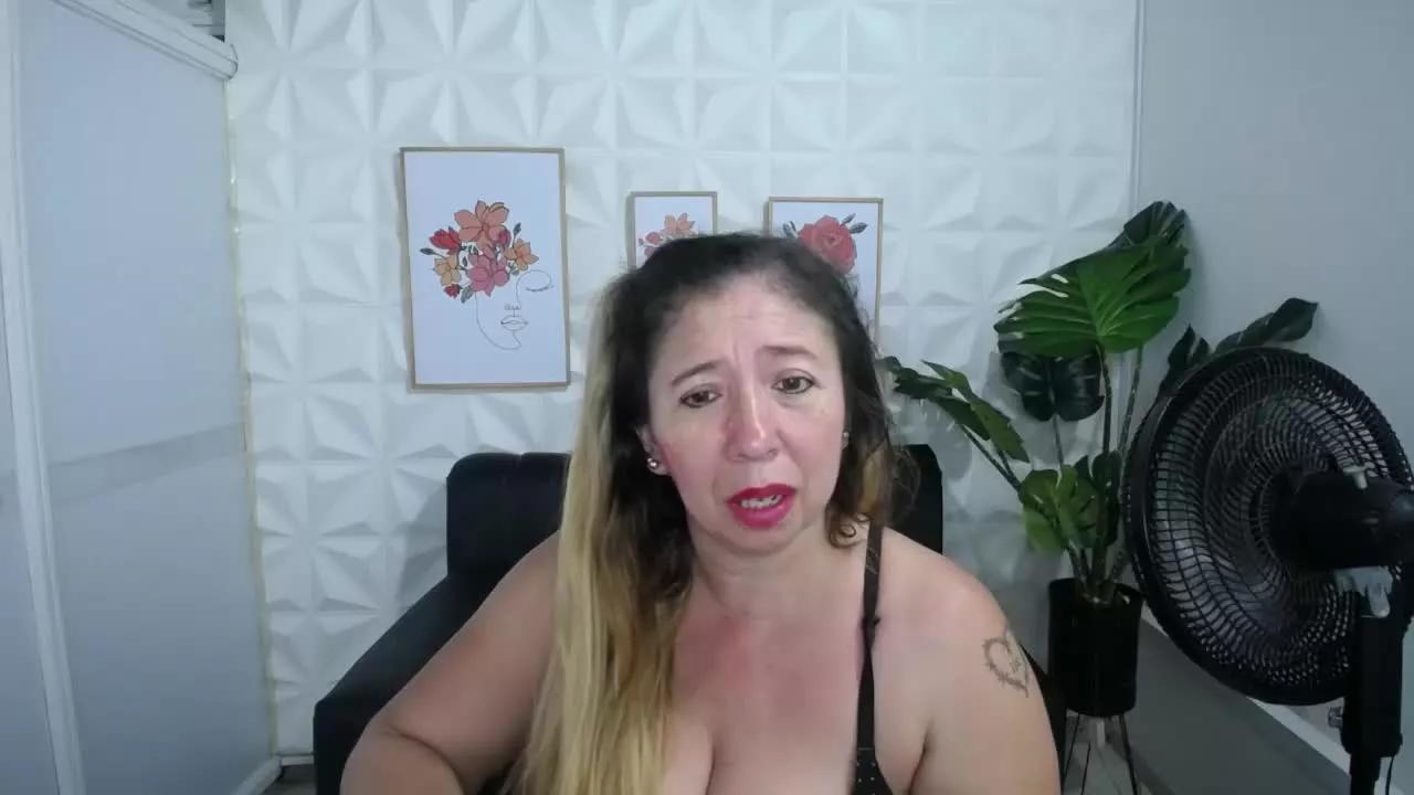 ValentinaMature on Streamray 