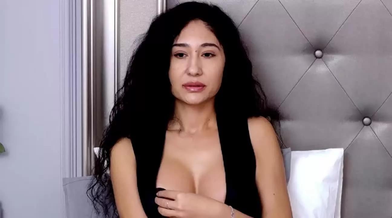 VanessaCulpo on Streamray 