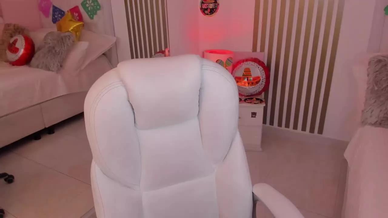 Zoe_Lovee on Streamray 
