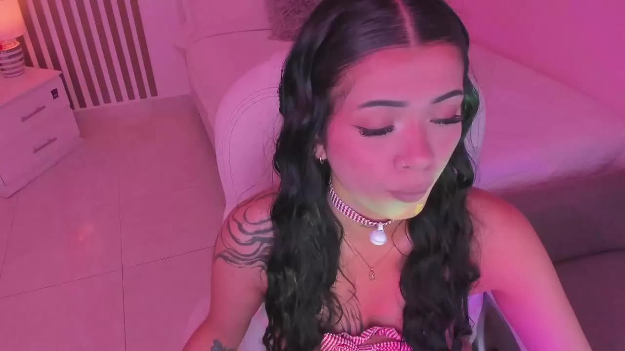Zoe_Lovee on Streamray 