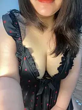 --Lyly-- on StripChat 