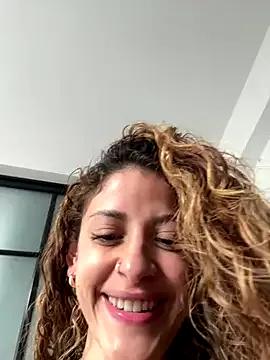 alana15 on StripChat 