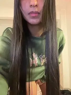 Group aly_golden_ on StripChat