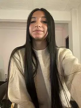 Group aly_golden_ on StripChat