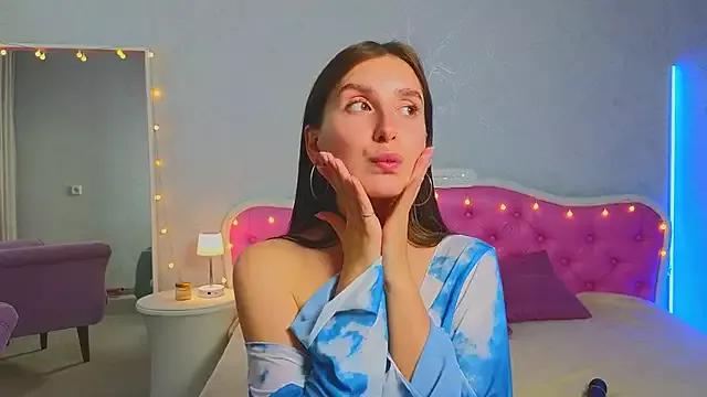 Ariana_Petite on StripChat 