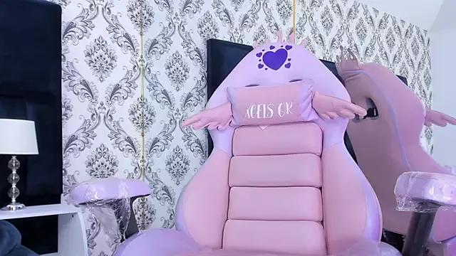 Becca_Grims on StripChat 