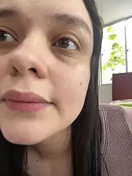 Bella-hadiid on StripChat 