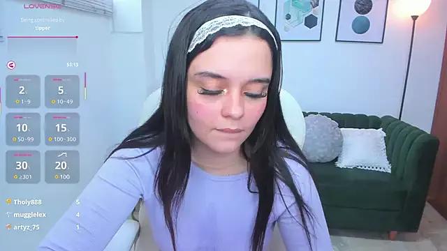 Bella-hadiid on StripChat 