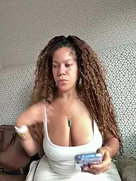 Bigbuttbrooklynn on StripChat 