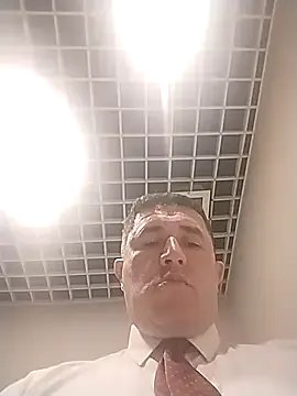 Offline BigCristh79 on StripChat