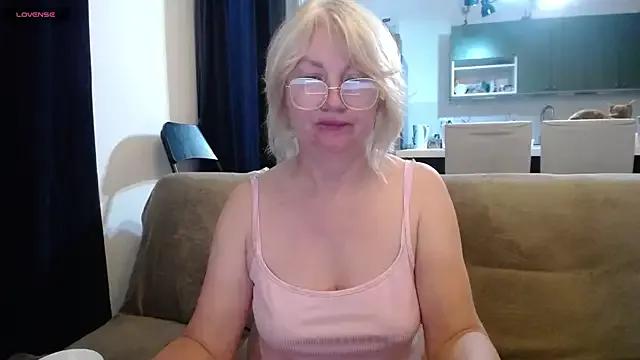 Blond_Woman on StripChat 