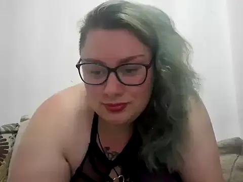 Bustycurves from StripChat