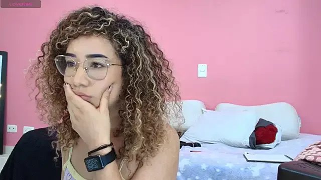 Freechat Charlotte11-11 on StripChat