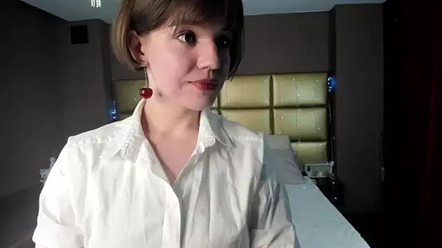 CharmingSiren on StripChat 