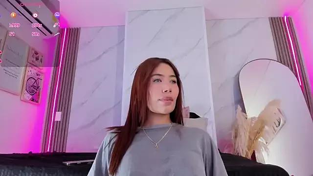 Chlooee__ on StripChat 