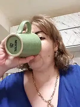 Freechat cindybbwsquirt on StripChat