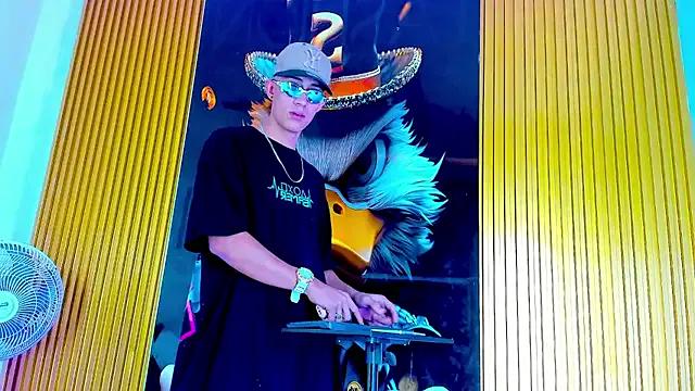 Dante_Brown1_ from StripChat