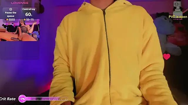 Slutty Diamond_black_22cm wants you to fuck zir body now Diamond_black_22cm from StripChat