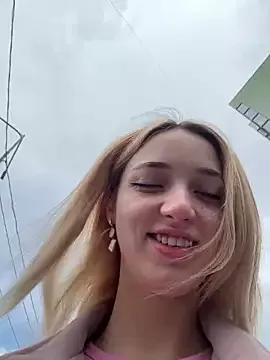 DollyTall on StripChat 