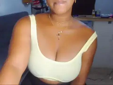 EbonyYara on StripChat 