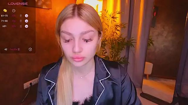 Ella_Milla on StripChat 