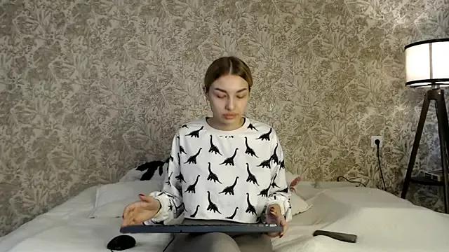 Ella_Milla on StripChat 