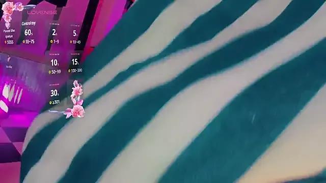 emelly_horny_ on StripChat 