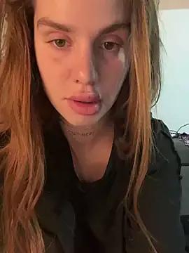 EmiliaCatalina on StripChat 