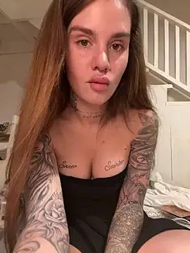 EmiliaCatalina on StripChat 