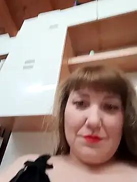 EmmaQueen4 from StripChat
