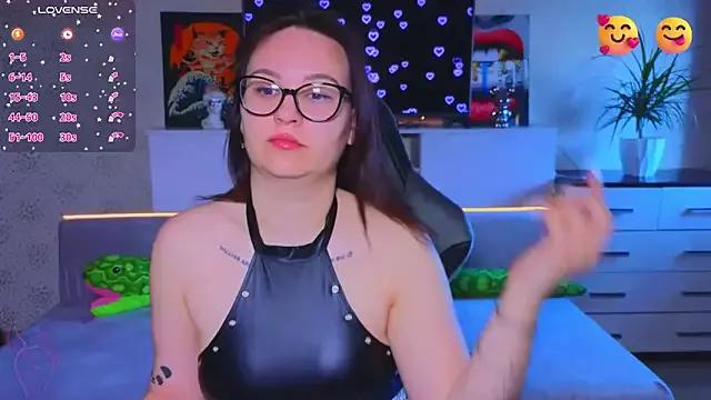 EsterLogan on StripChat 