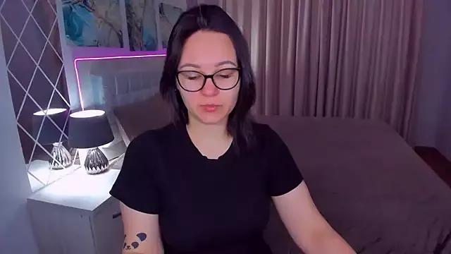EsterLogan on StripChat 