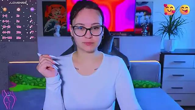 EsterLogan on StripChat 