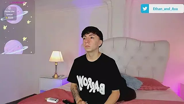 Freechat ethan_and_ava on StripChat
