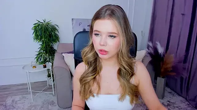 FollowLovee on StripChat