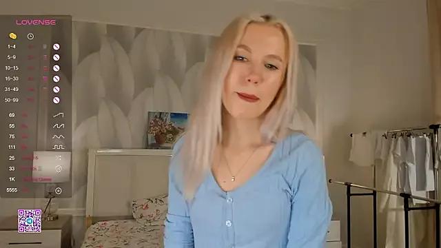 FreyaChambers on StripChat 