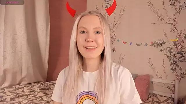 FreyaChambers on StripChat 