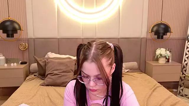 Gina_Blooms on StripChat 
