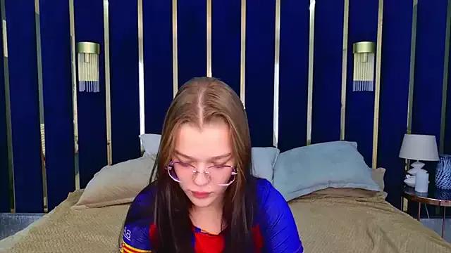 Gina_Blooms on StripChat 