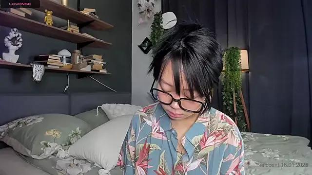 HinataBrooks on StripChat 