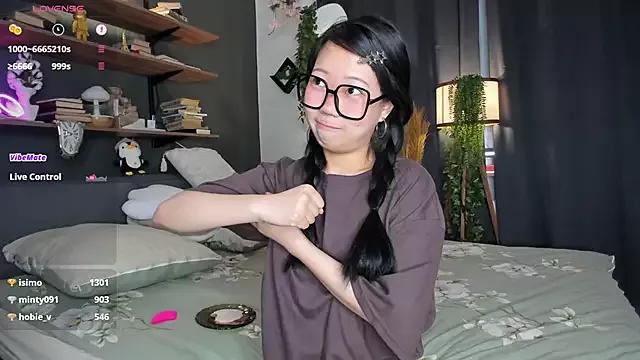 HinataBrooks on StripChat 