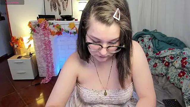 HunnyyLove on StripChat 