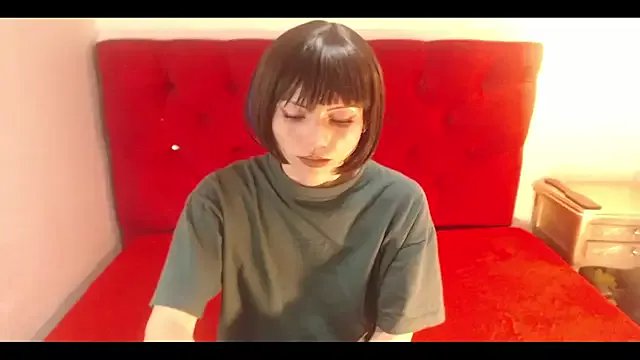 Offline IvyBlueFabray on StripChat