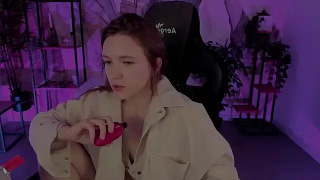 JennyDens on StripChat 