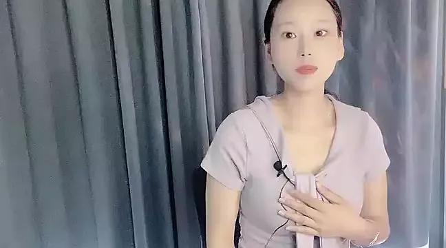 L--Q on StripChat 