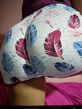 Lara-Bella on StripChat 
