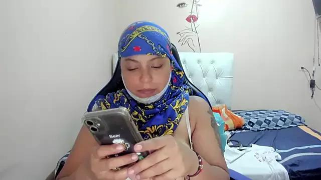 Freechat Leylafourniert on StripChat