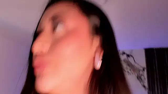 Lillyortiz on StripChat 