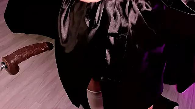 Lillyortiz on StripChat 