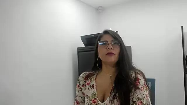Luna_Dumont on StripChat 